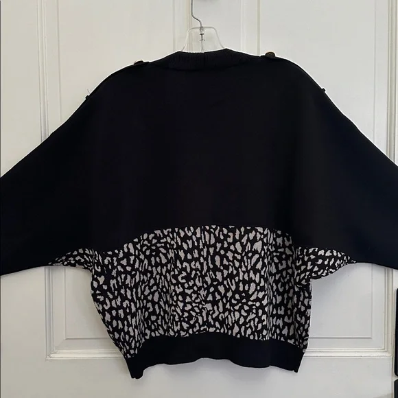 Chic Black and White Cheetah Leopard Patterned Button Front Sweater Cardigan M - Picture 7 of 8